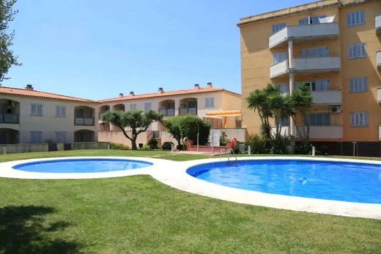 Apartamento Vista A La Piscina Para 8 Personas En Cambrils Spain
